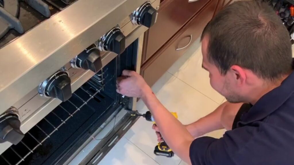 SAV-Depannage-Reparation-Cuisiniere-Piano-de-Cuisson-Grande-Largeur-Paris-France-